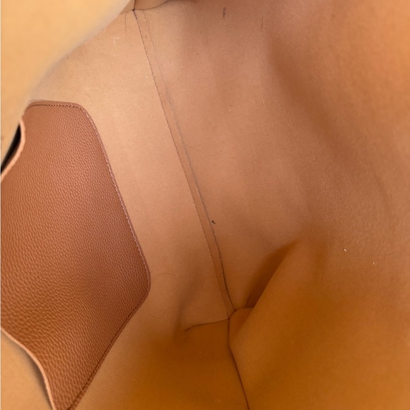 Tan tote bag in Like new condition - Picture 6 of 6